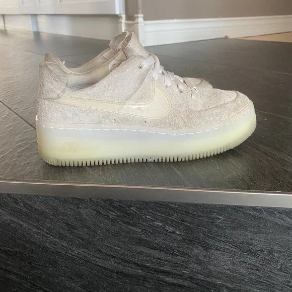 Air Force 1 Sage Low LX - Picture 7 of 11